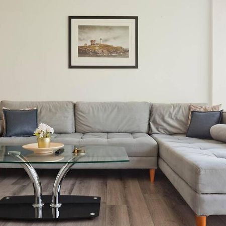 Big Apartment Next To Gordon Beach Plus Free Parking テル・アビブ エクステリア 写真
