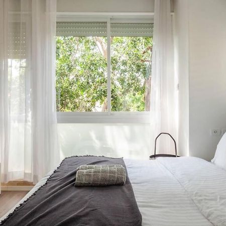 Big Apartment Next To Gordon Beach Plus Free Parking テル・アビブ エクステリア 写真